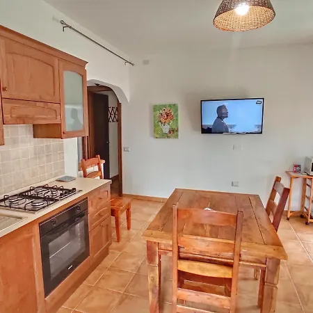 Casa Serenas, A 5 Minuti Dal Mare Con Parcheggio, Clima E Tutto Il Necessario Per La Tua In Relax דירה